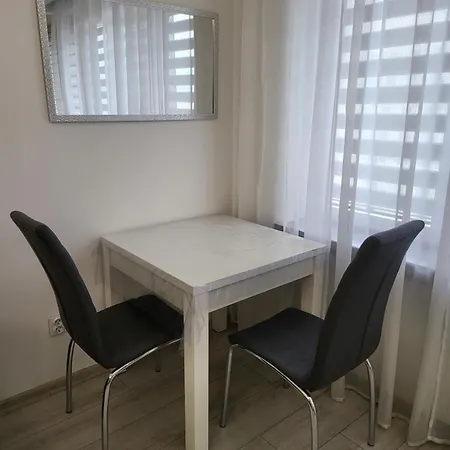 Krucza Варшава